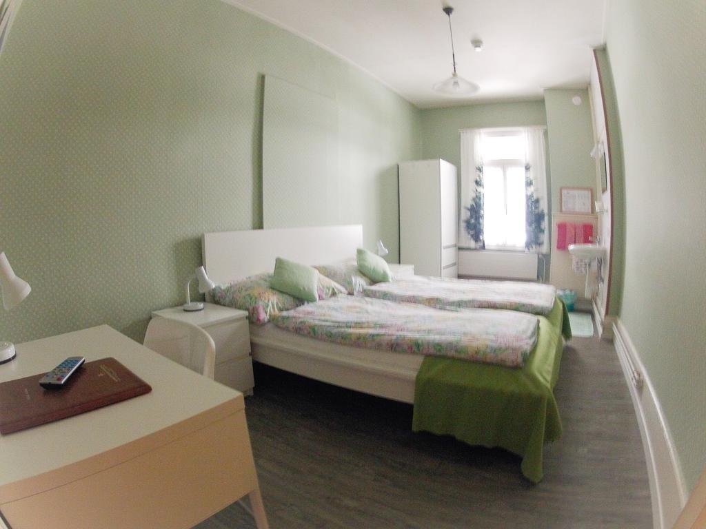 Twin Room with Shared Bathroom,155478569:JPEG